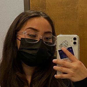 Meet your Posher, Daniela